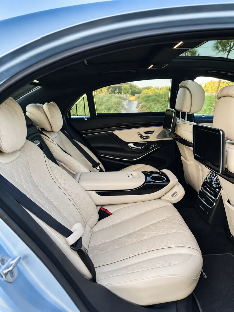 Mercedes S-Class rear cabin